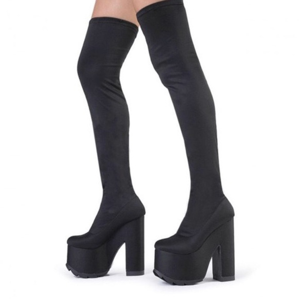 YRU labyrinth platform boots